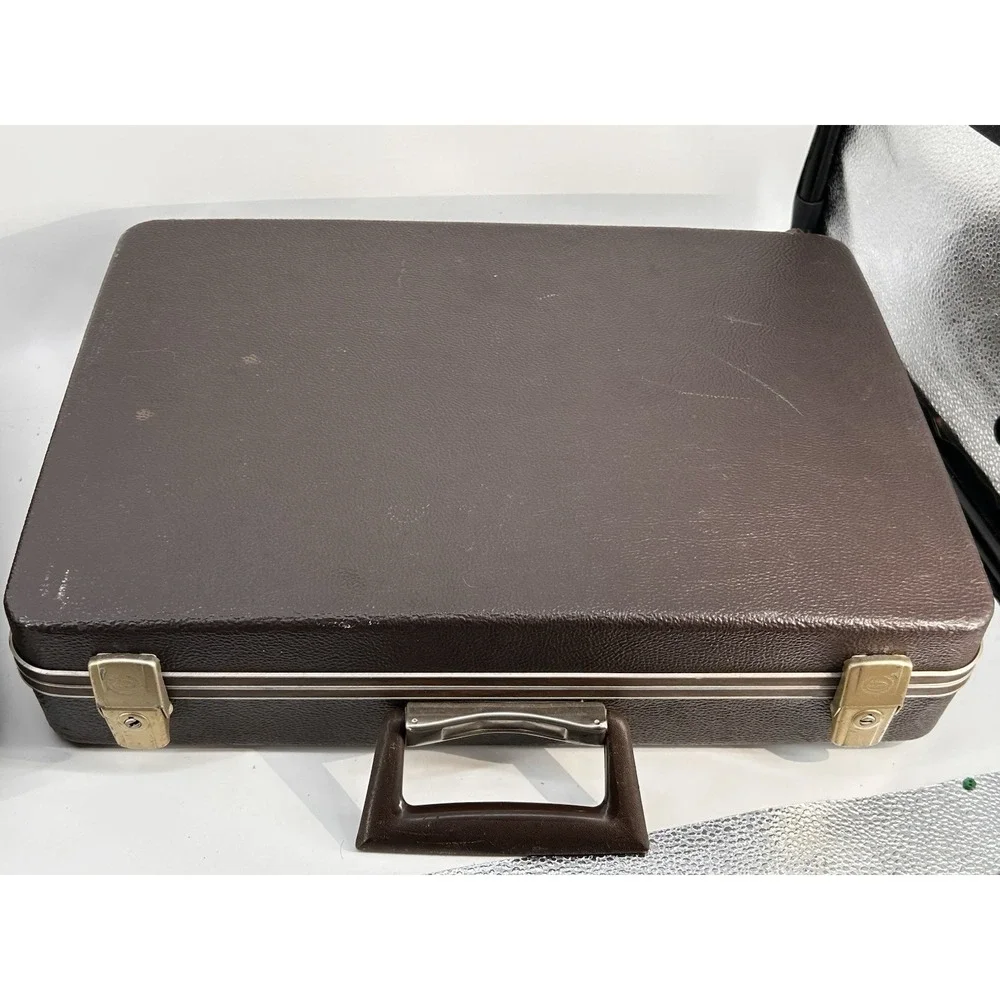 Vintage Challenger Padded Gun Equipment Hard Plastic Brief Case